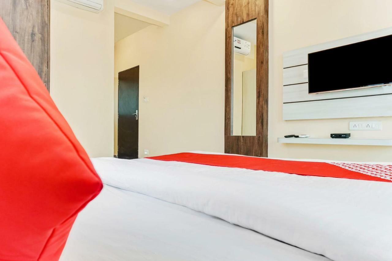 Ratnāgiri Oyo 29634 Hotel Navalai Pride מראה חיצוני תמונה